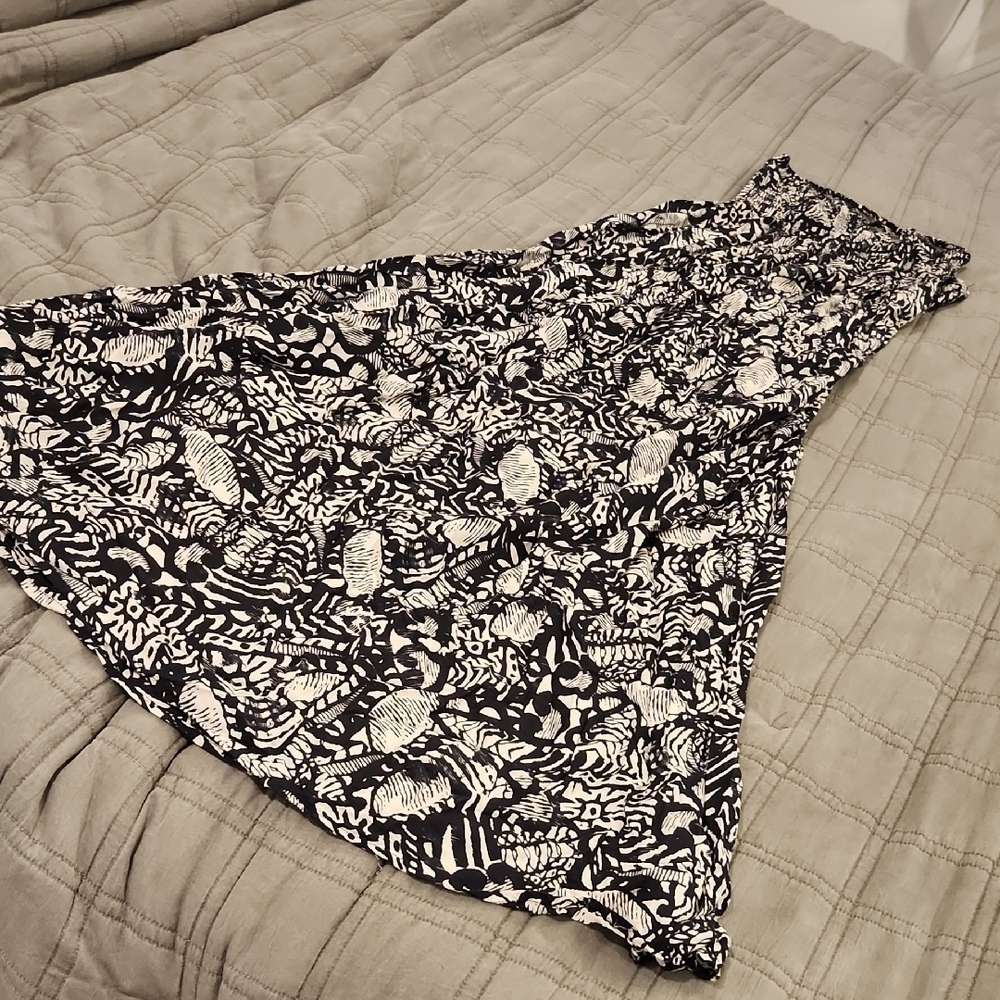 Raviya Black and White Patterned Open Back Maxi Dress Size L!